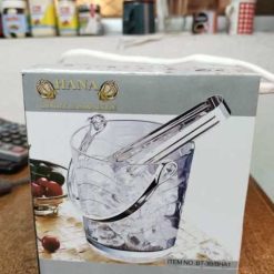 Ice cube bucket